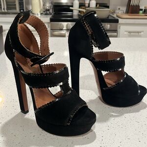 Alaia paris Size 37 women’s black suede strap heels great condition